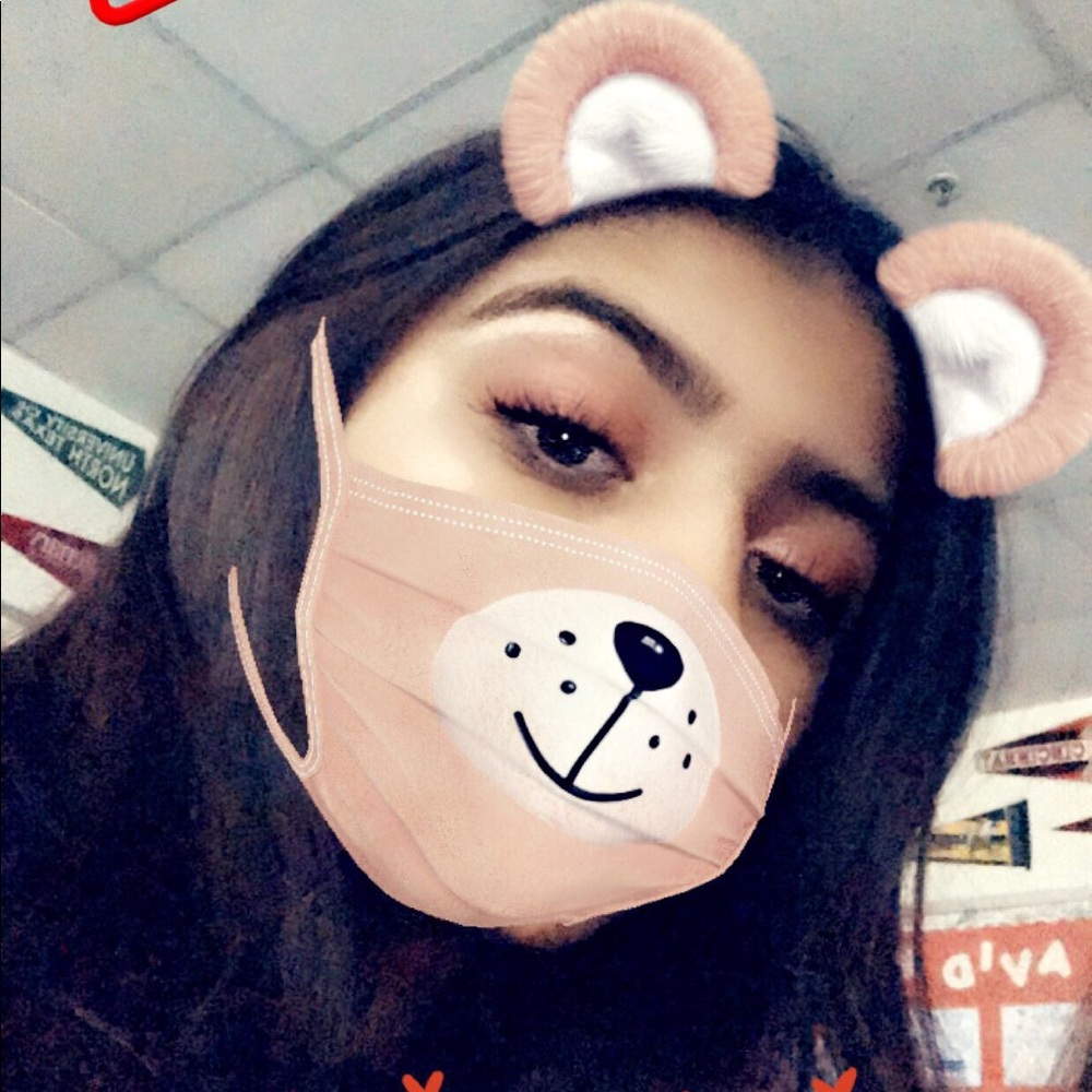 Meet your Posher, Ayla